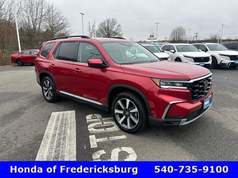 Certified 2025 Honda Pilot Touring image 8