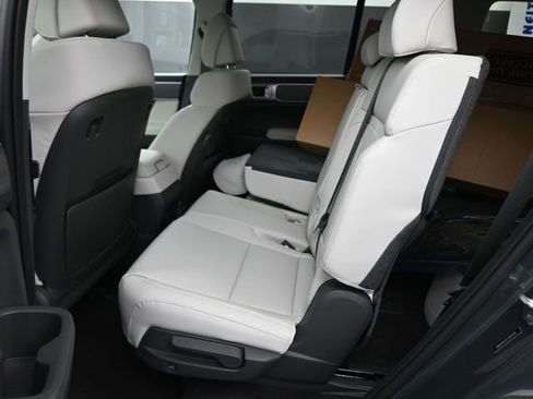 Used 2026 Hyundai Santa Fe SEL FWD image 19