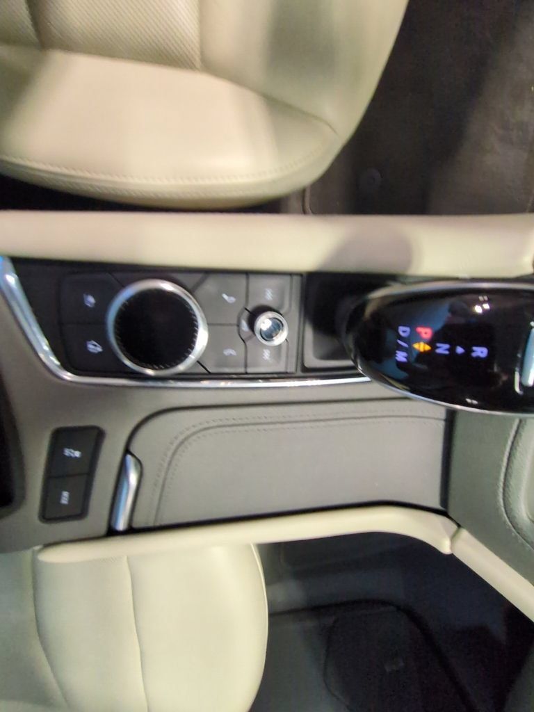 Used 2022 Cadillac XT6 Premium Luxury FWD image 16