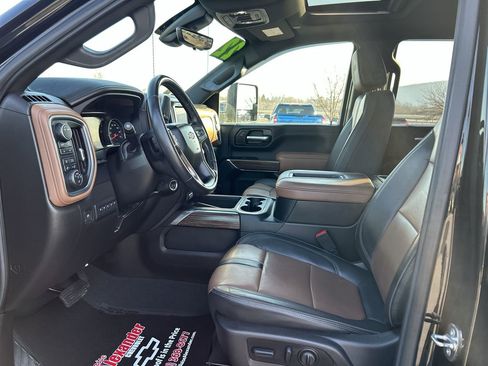 Used 2022 Chevrolet Silverado 2500 High Country w/ Z71 Off-Road Package image 22