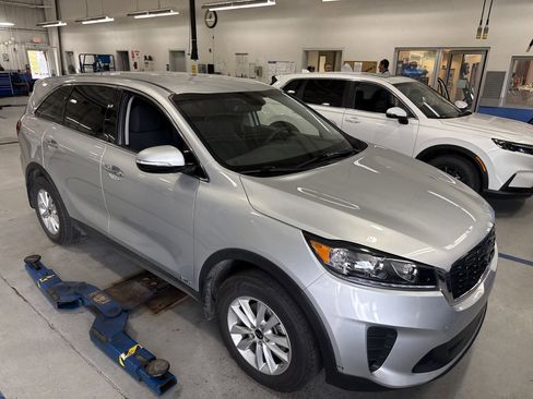 Used 2019 Kia Sorento AWD image 1