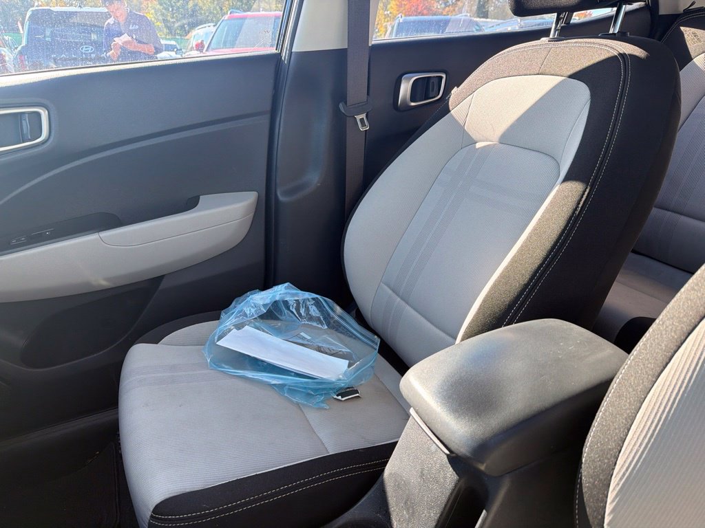Used 2024 Hyundai Venue SEL FWD image 20