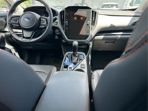 Used 2024 Subaru Crosstrek 2.5i Limited AWD/4WD image 9