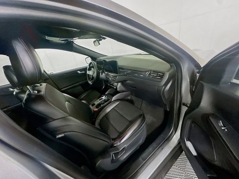 Used 2024 Ford Escape ST-Line w/ Tech Pack #1 FWD image 31