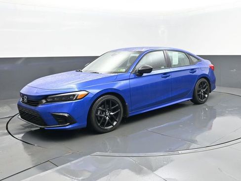 Used 2024 Honda Civic Sport image 2