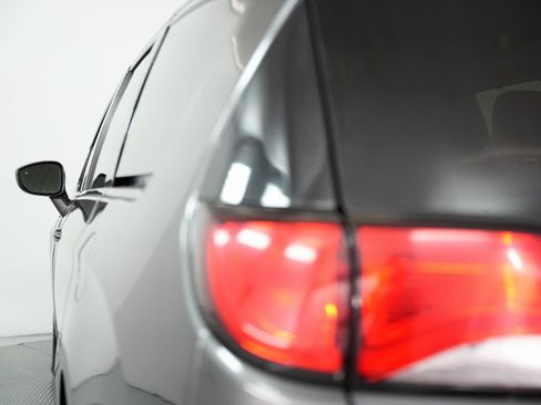 Used 2019 Chrysler Pacifica Limited w/ Advanced Safetytec Group image 66