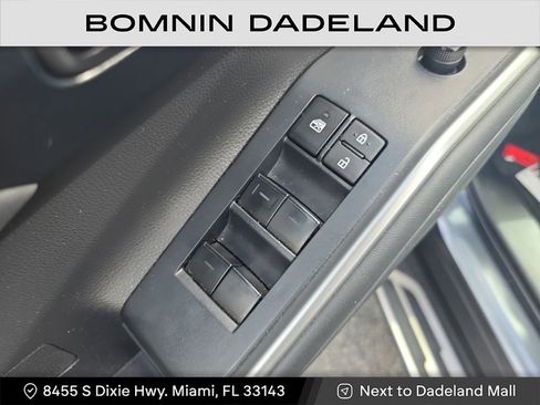 Used 2022 Toyota Highlander XSE image 10