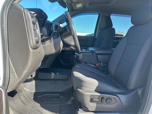 Used 2021 Chevrolet Silverado 1500 LT image 2