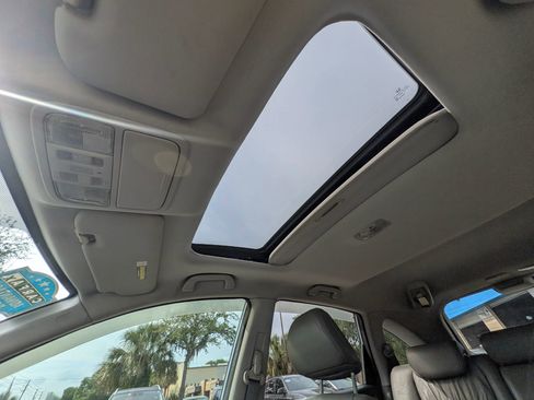 Used 2009 Honda CR-V EX-L image 16