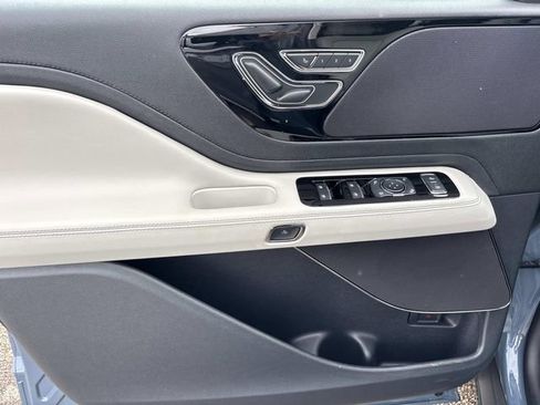 New 2026 Lincoln Aviator AWD image 20