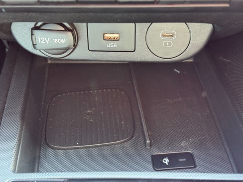 Used 2025 Hyundai Elantra SEL FWD image 28