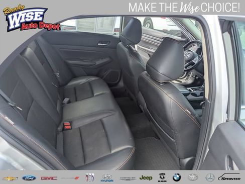 Used 2022 Nissan Altima 2.5 SR FWD image 19