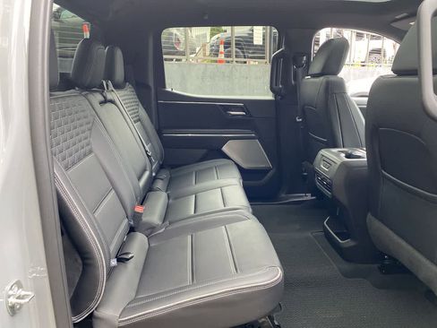 Used 2025 GMC Sierra EV Denali AWD/4WD image 17