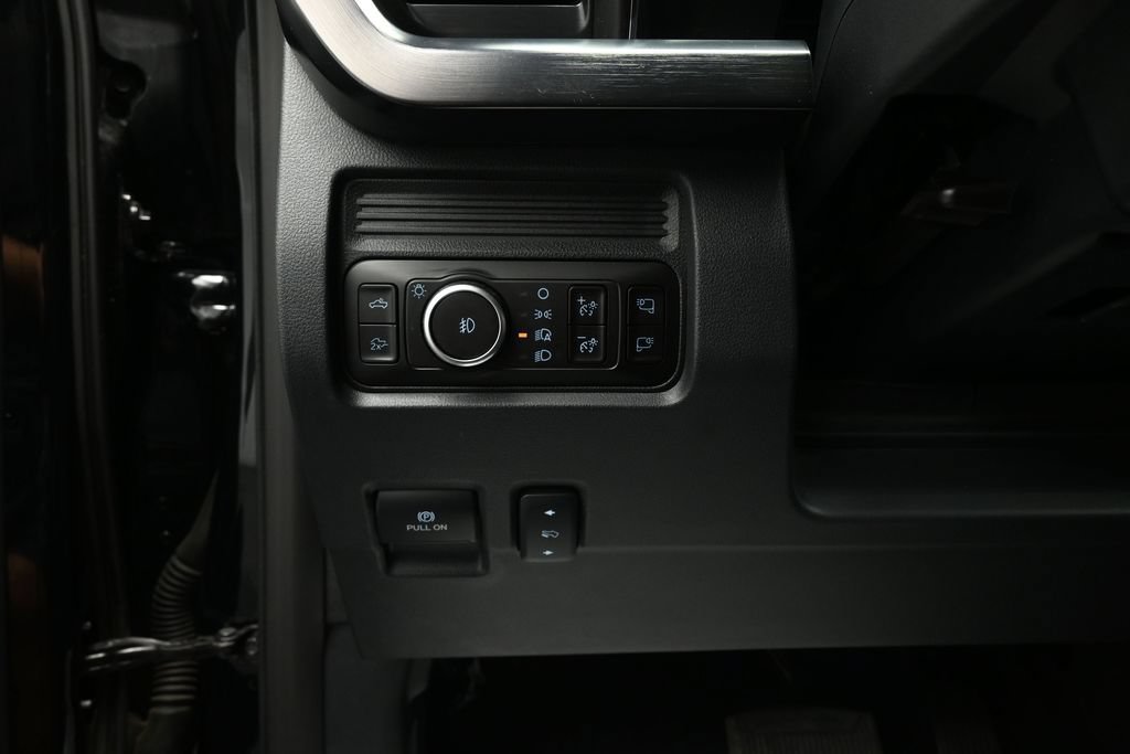 Certified 2025 Ford F250 Lariat AWD/4WD image 10