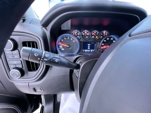 Used 2021 Chevrolet Silverado 1500 Custom AWD/4WD image 18