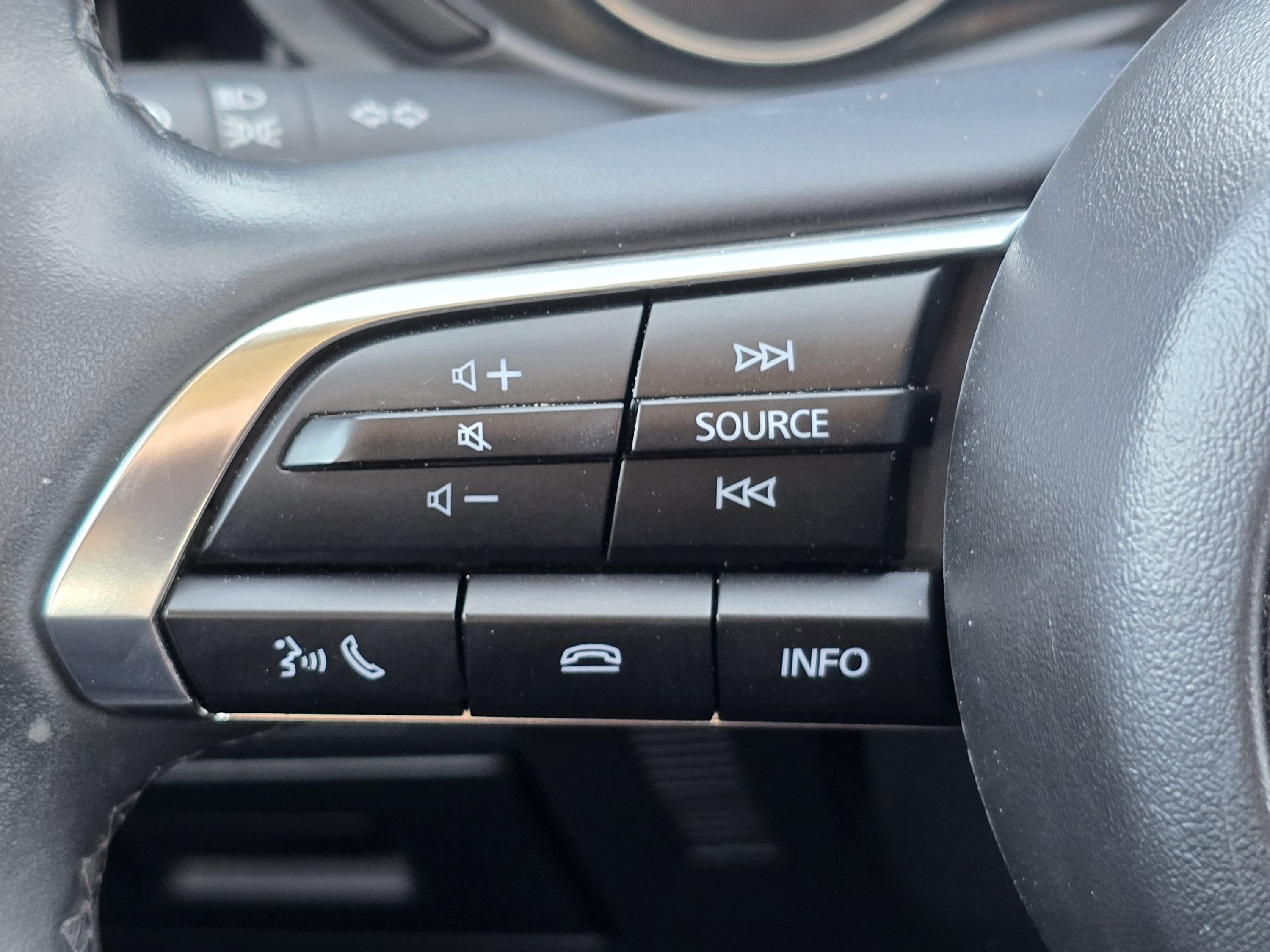 Used 2025 MAZDA MAZDA3 s AWD/4WD image 19