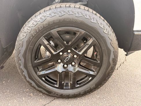 Used 2025 Chevrolet Silverado 1500 LT Trail Boss w/ Convenience Package II AWD/4WD image 10