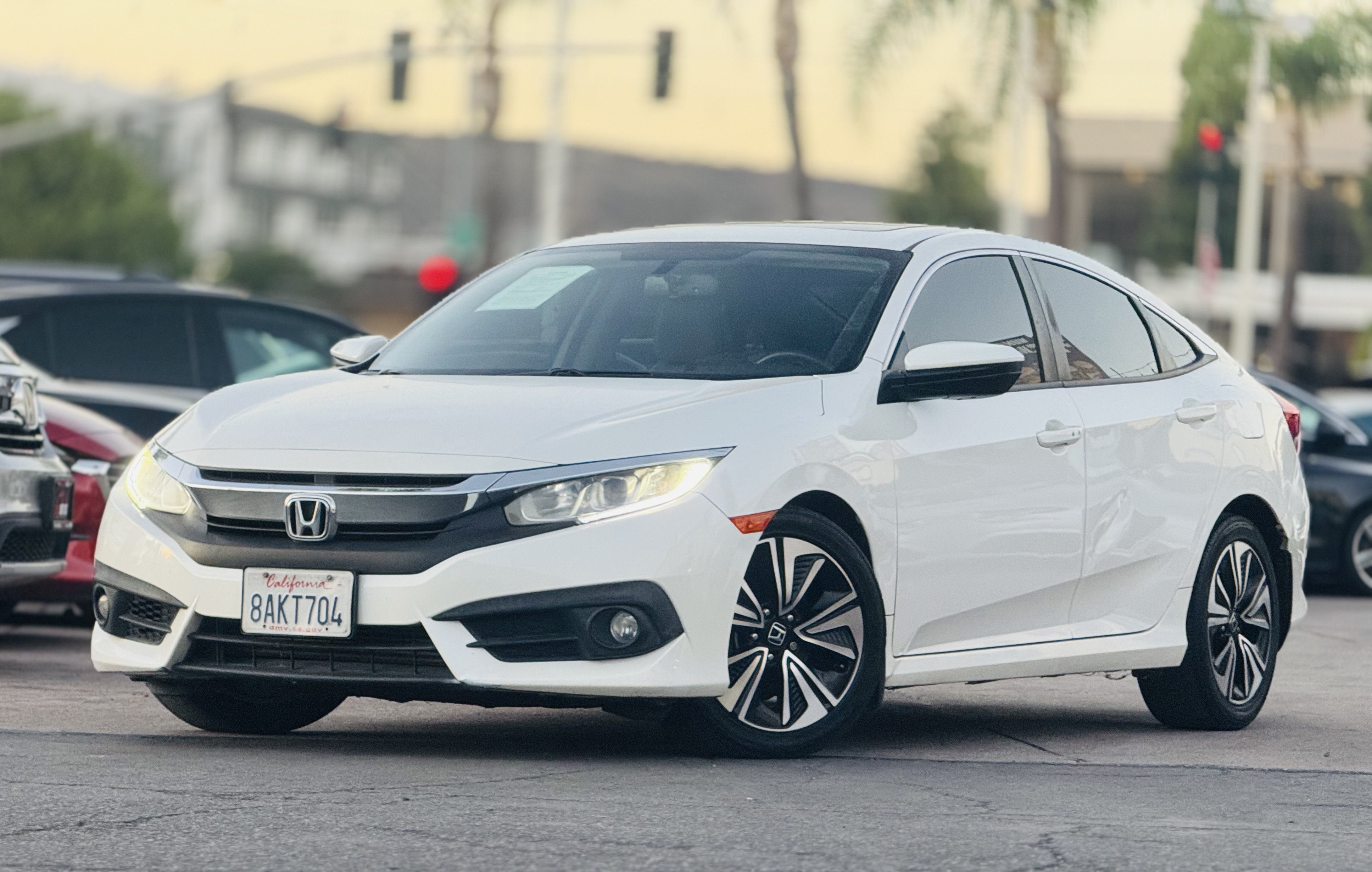 Used 2017 Honda Civic EX-L image 1