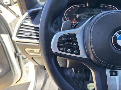 Used 2022 BMW X7 xDrive40i w/ M Sport Package image 26