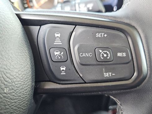 Used 2025 Jeep Wrangler Unlimited Rubicon AWD/4WD image 13