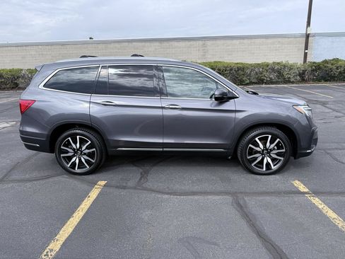 Used 2020 Honda Pilot Touring image 2