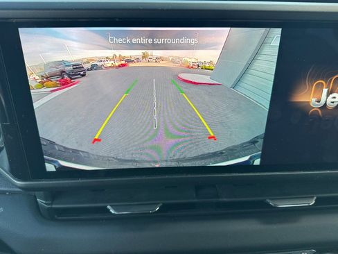 Used 2024 Jeep Wrangler Unlimited Rubicon image 23