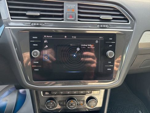 Used 2021 Volkswagen Tiguan SE AWD/4WD image 26