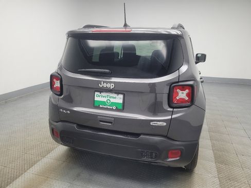Used 2019 Jeep Renegade Latitude AWD/4WD image 7