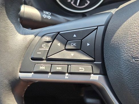 Used 2025 Nissan Sentra SV w/ All-Weather Package FWD image 32