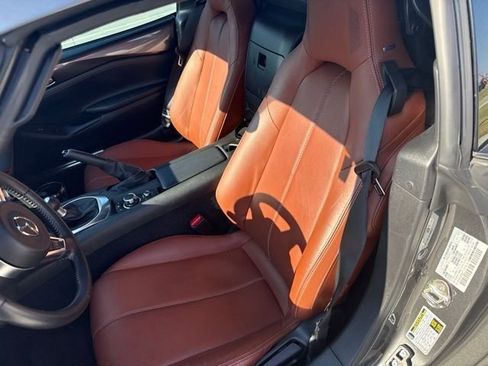 Used 2023 MAZDA MX-5 Miata Grand Touring RWD image 9