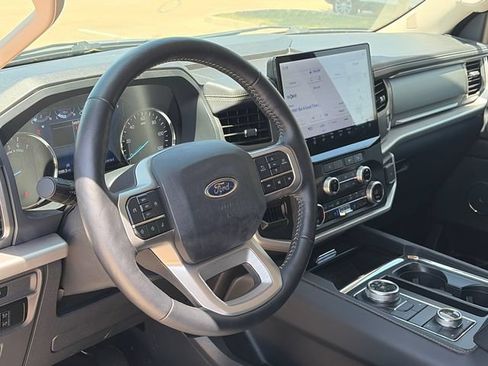 Used 2023 Ford Expedition XLT AWD/4WD image 15