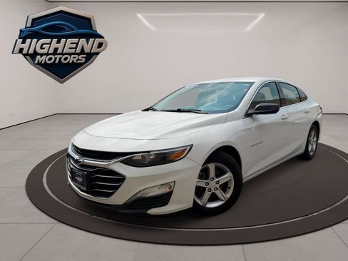 Used 2020 Chevrolet Malibu LS FWD image 2