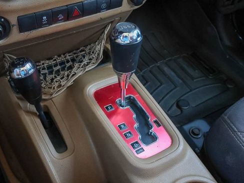 Used 2014 Jeep Wrangler Unlimited Sahara AWD/4WD image 22