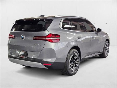 Used 2025 BMW X3 xDrive30i w/ Convenience Package image 2