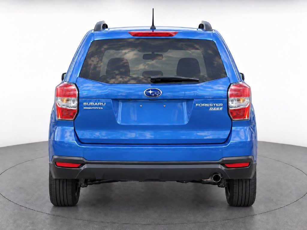 Used 2015 Subaru Forester 2.5i Premium AWD/4WD image 4