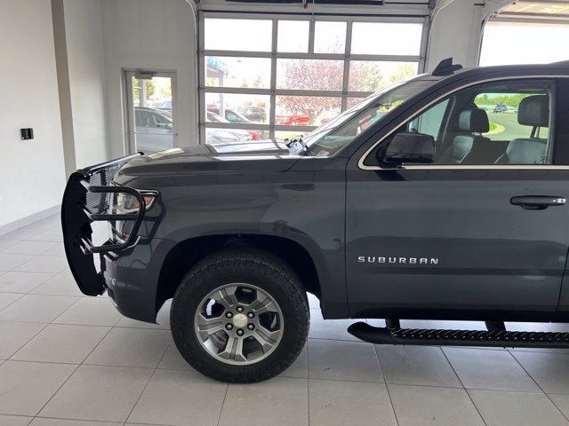 Used 2020 Chevrolet Suburban LT AWD/4WD image 4