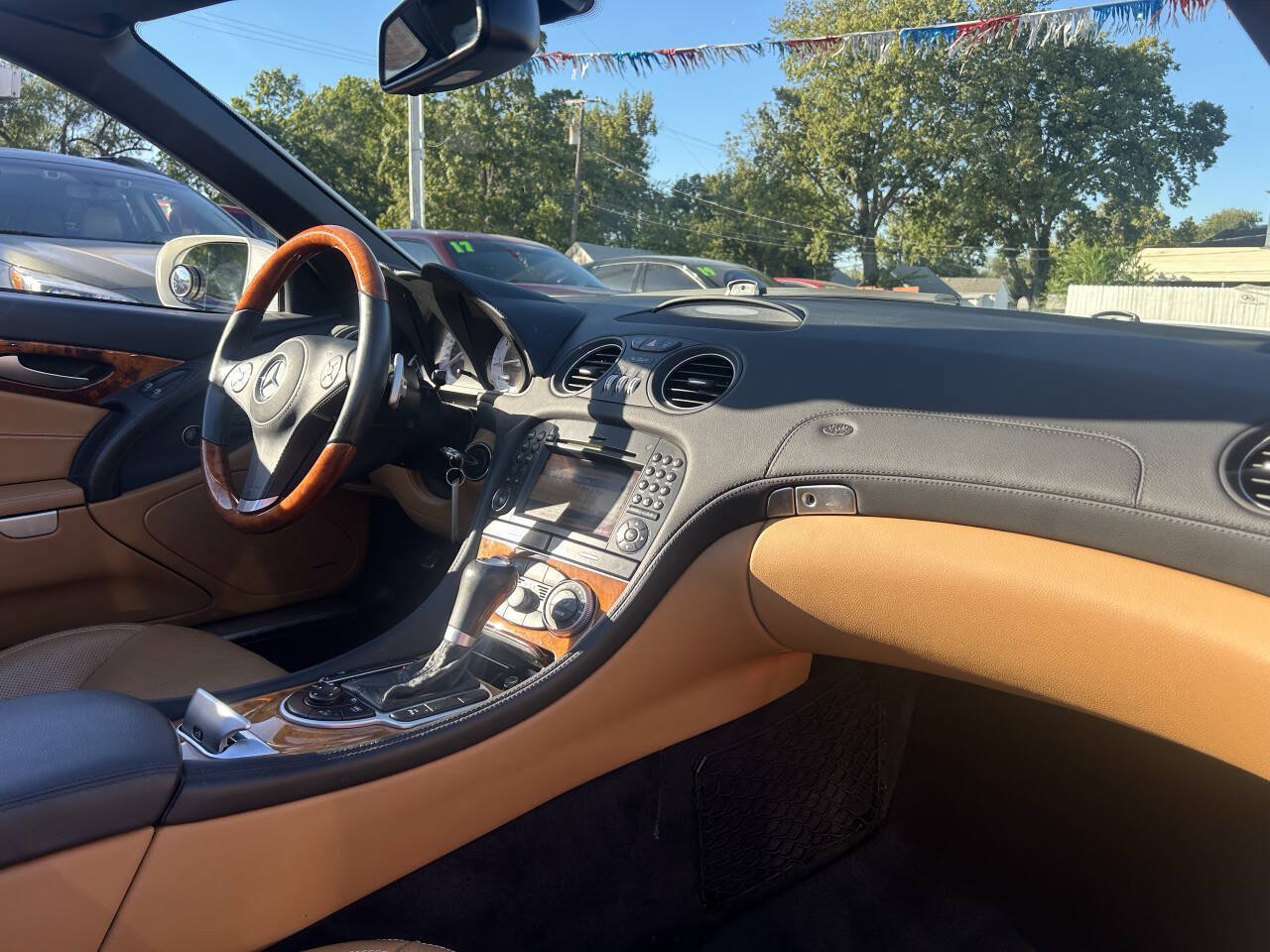 Used 2011 Mercedes-Benz SL 550 image 39