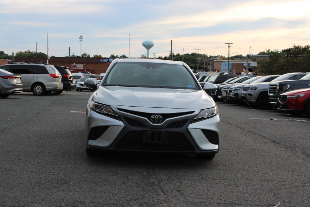 Used 2019 Toyota Camry SE w/ Convenience Package FWD image 2