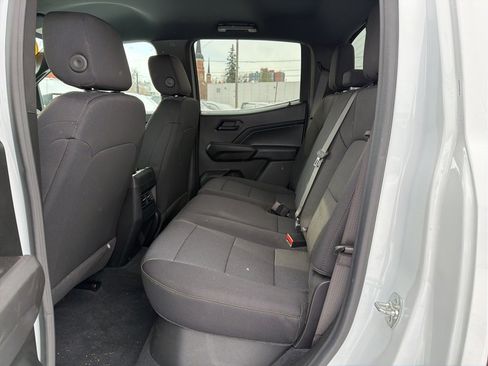 Used 2025 Chevrolet Colorado W/T w/ Advanced Trailering Package image 17