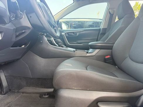 Used 2022 Toyota RAV4 LE AWD/4WD image 14