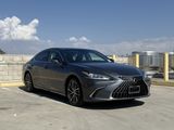 Used 2022 Lexus ES 350 w/ Premium Package image 2