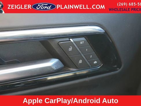 Used 2025 Chevrolet Suburban Z71 image 33