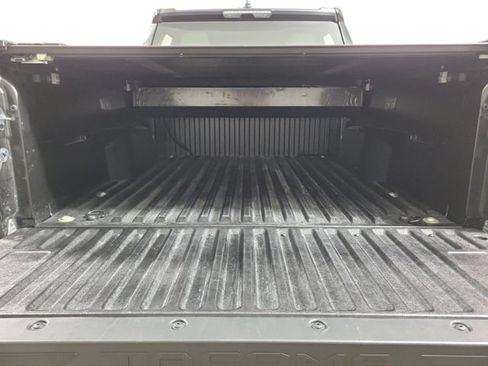 Used 2025 Toyota Tacoma SR5 AWD/4WD image 10