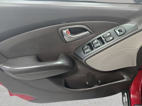 Used 2011 Hyundai Tucson GLS w/ Navigation Pkg 2 image 24