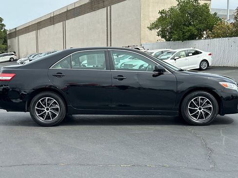 Used 2011 Toyota Camry LE image 6