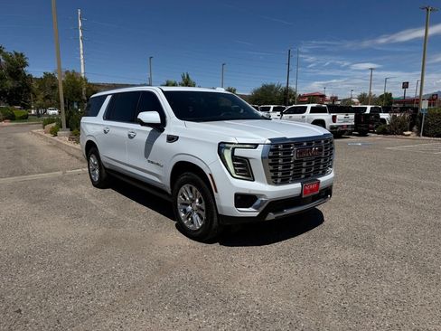 Used 2026 GMC Yukon XL Denali w/ Sun & Power Step Package AWD/4WD image 3