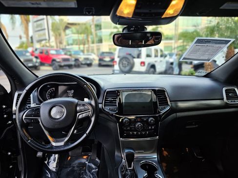 Used 2020 Jeep Grand Cherokee Altitude image 26