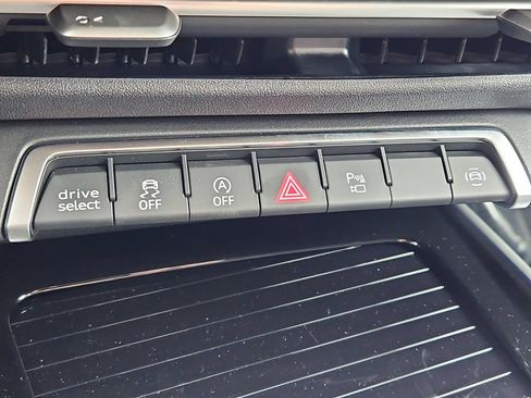 New 2026 Audi Q3 quattro 2.0T AWD/4WD image 11