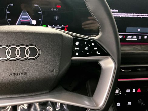 Certified 2025 Audi Q5 Prestige image 22