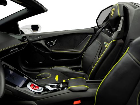 Used 2020 Lamborghini Huracan EVO RWD image 56